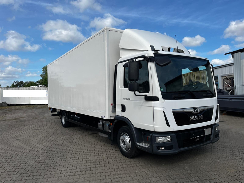 MAN TGL 12.250 - Box truck: picture 3 MAN TGL 12.250 - Box truck: picture 3