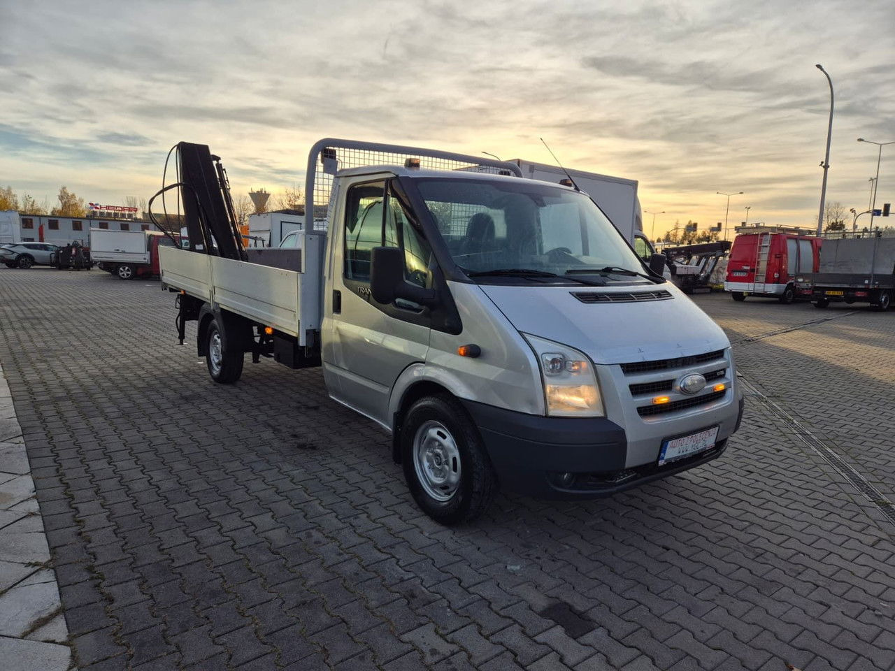 Ford Transit 350 2.4 TDCi / Very Strong Hiab / 1 Owner / Serviced - Flatbed van: picture 4 Ford Transit 350 2.4 TDCi / Very Strong Hiab / 1 Owner / Serviced - Flatbed van: picture 4