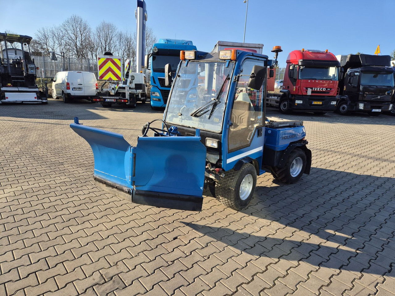 Holder C245 4WD / Tool carrier / Snow plow / PTO Front AN D Rear / 4X4 / Holder C245 4WD / Tool carrier / Snow plow / PTO Front AN D Rear / 4X4 / - Municipal tractor: picture 2 Holder C245 4WD / Tool carrier / Snow plow / PTO Front AN D Rear / 4X4 / Holder C245 4WD / Tool carrier / Snow plow / PTO Front AN D Rear / 4X4 / - Municipal tractor: picture 2