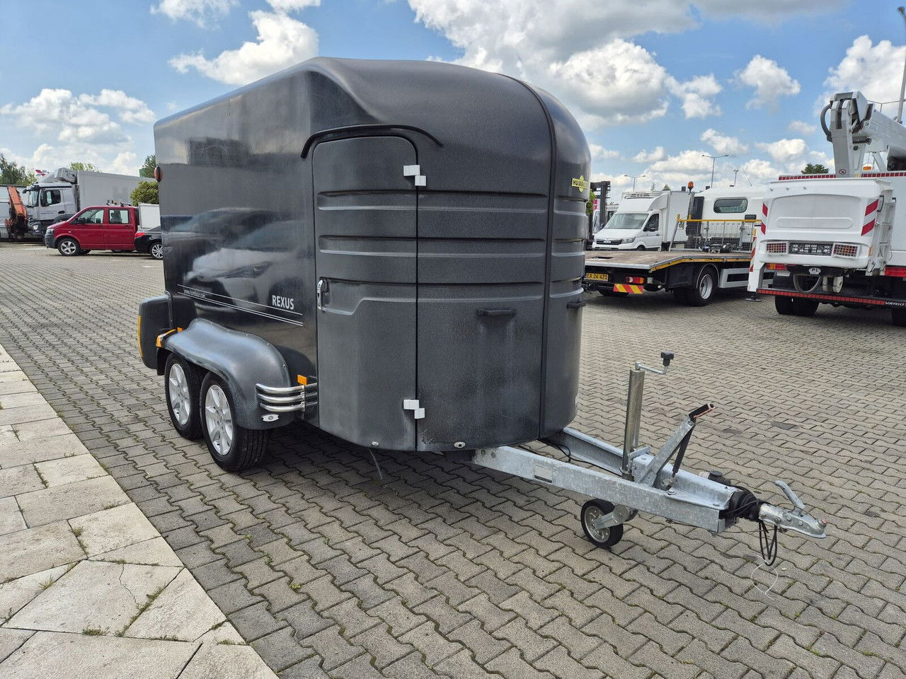 Humbaur Rexus 2000 / FOR Transporting 2 Horses, Ponies ANDBreedin Humbaur Rexus 2000 / FOR Transporting 2 Horses, Ponies ANDBreedin - Horse trailer: picture 4 Humbaur Rexus 2000 / FOR Transporting 2 Horses, Ponies ANDBreedin Humbaur Rexus 2000 / FOR Transporting 2 Horses, Ponies ANDBreedin - Horse trailer: picture 4