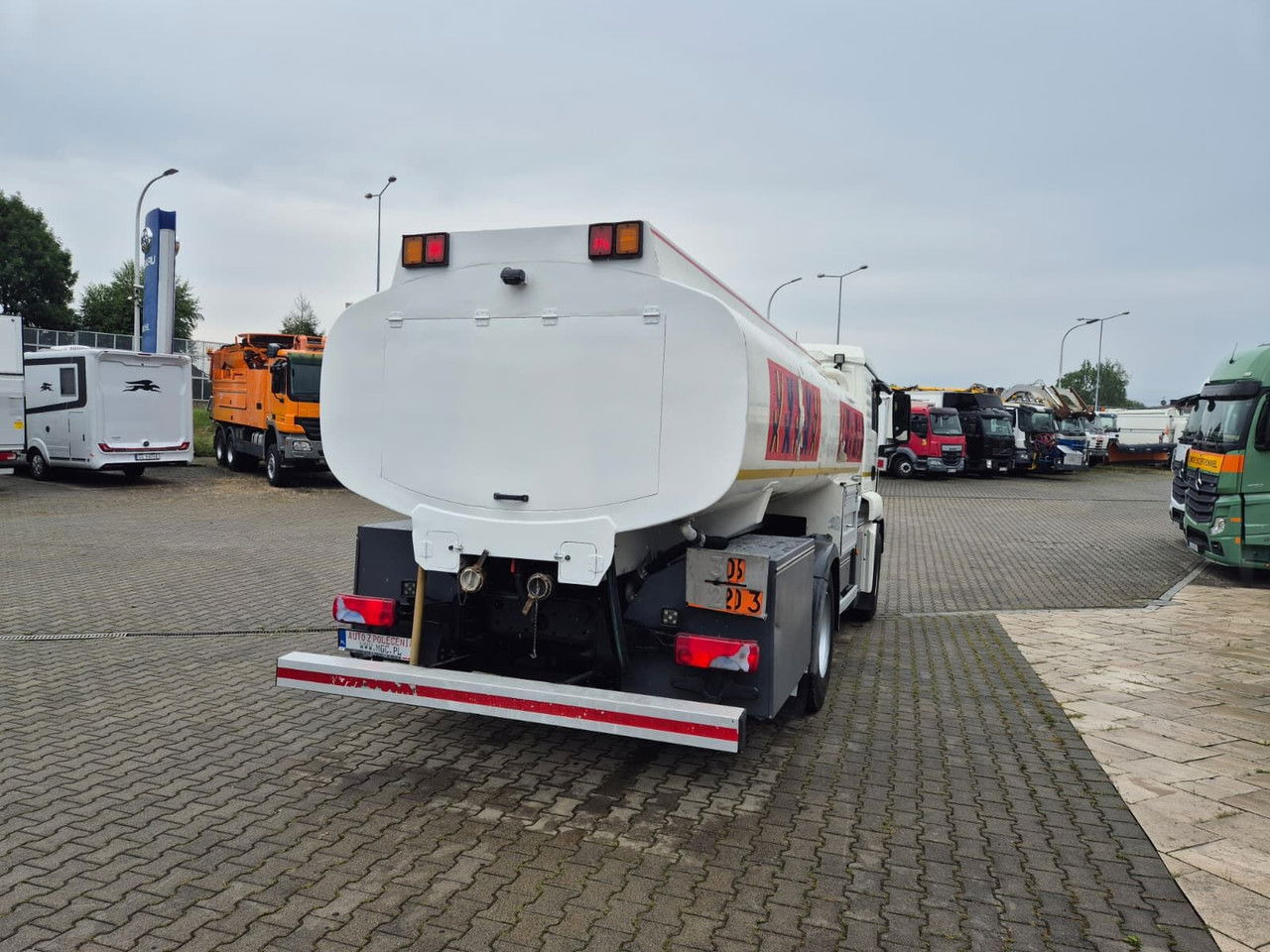 Tank truck MAN TGS 18.360 OIL Transport / Good Condition: picture 10