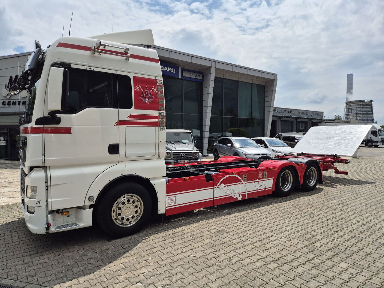 MAN TGX 28 28.420 , 6x2-2 LL + Trailer HFR KM 20 - Container transporter/ Swap body truck: picture 4 MAN TGX 28 28.420 , 6x2-2 LL + Trailer HFR KM 20 - Container transporter/ Swap body truck: picture 4