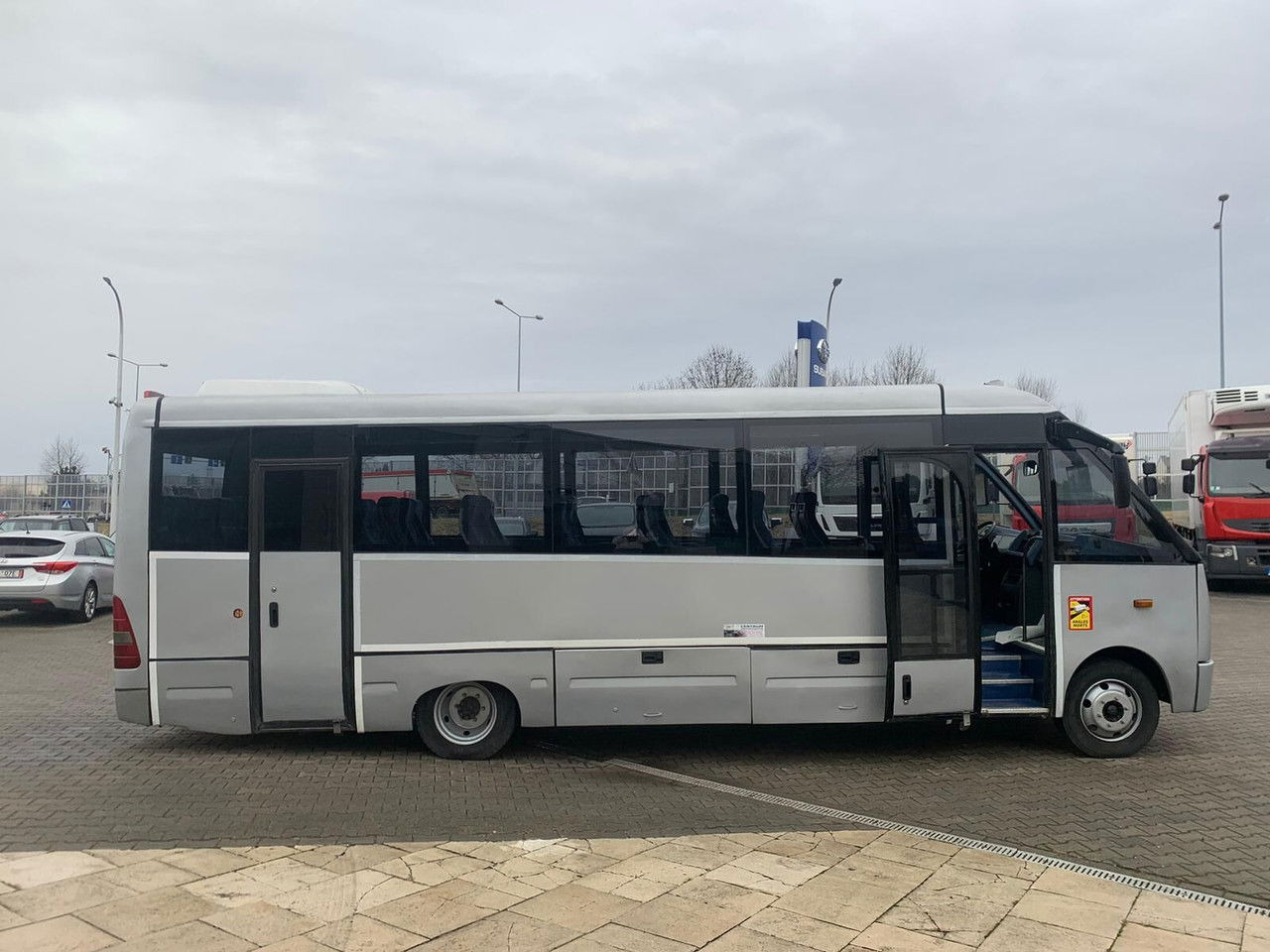 Suburban bus Mercedes-Benz Vario 814 814D, Mediano, Cibro, Vario,33 seats, E4, Wide Body Mercedes-Benz Vario 814 814D, Mediano, Cibro, Vario,33 seats, E4, Wide Body: picture 7