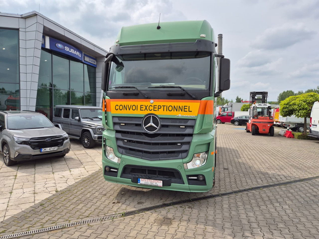 Mercedes-Benz Actros 4163 8X4 / 1 Owner / LOW KM / Super Condition - Tractor unit: picture 3 Mercedes-Benz Actros 4163 8X4 / 1 Owner / LOW KM / Super Condition - Tractor unit: picture 3