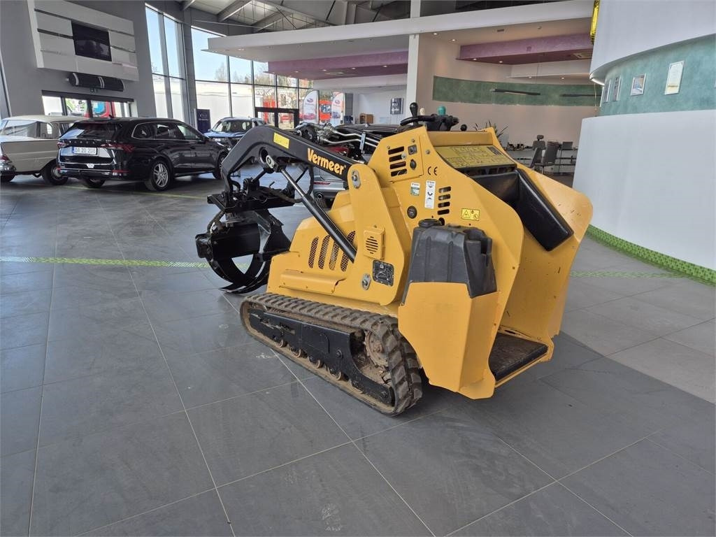 Vermeer S725TX MINI SKID STEER / 5 ATTACHMENTS / FROM DEAL - Crawler loader: picture 2 Vermeer S725TX MINI SKID STEER / 5 ATTACHMENTS / FROM DEAL - Crawler loader: picture 2