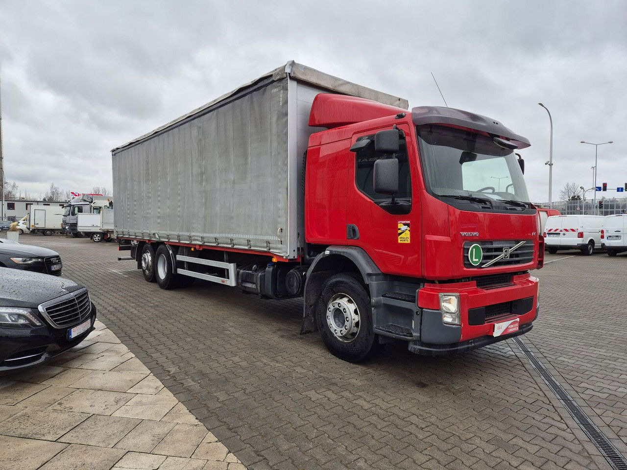 Volvo FE 320 62R / Serviced / 22 EP / Euro 4 - Curtainsider truck: picture 4 Volvo FE 320 62R / Serviced / 22 EP / Euro 4 - Curtainsider truck: picture 4