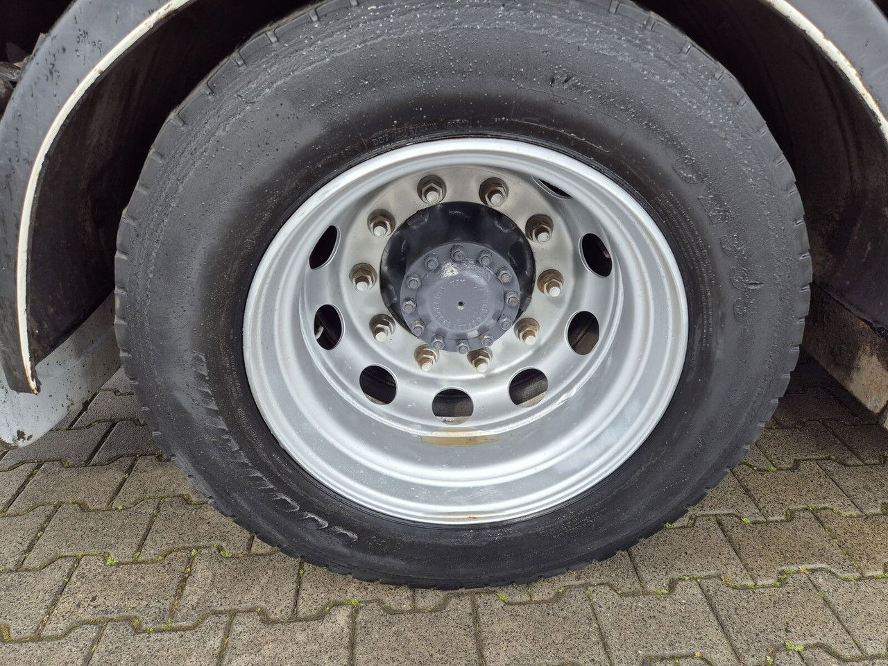 Lease a  Volvo FM 330 HDS Hiab / 1 Owner / Euro 6 / Serviced Volvo FM 330 HDS Hiab / 1 Owner / Euro 6 / Serviced: picture 19