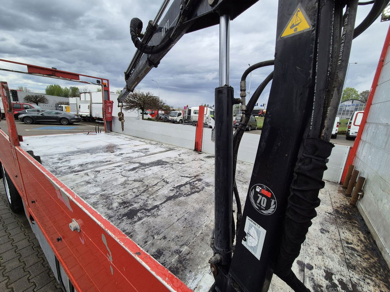 Dropside/ Flatbed truck, Crane truck Volvo FM 330 Webasto / HDS Hiab / 1 Owner: picture 21