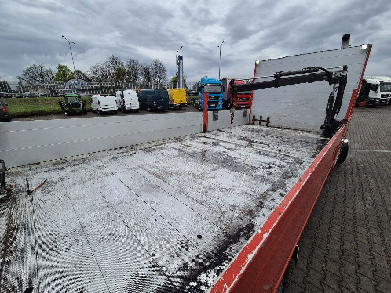 Dropside/ Flatbed truck, Crane truck Volvo FM 330 Webasto / HDS Hiab / 1 Owner: picture 22