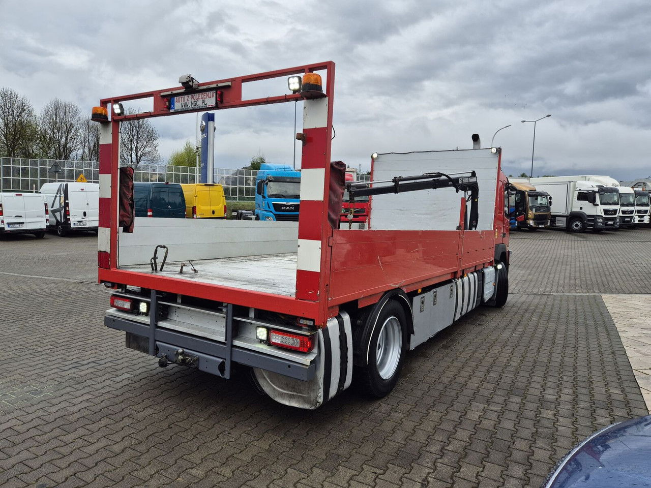 Dropside/ Flatbed truck, Crane truck Volvo FM 330 Webasto / HDS Hiab / 1 Owner: picture 7