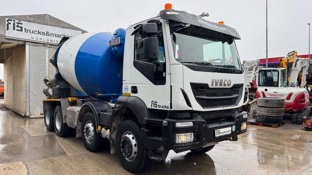 Iveco Trakker AD340TB45 8x4 mixer 9m3 - Concrete mixer truck: picture 3 Iveco Trakker AD340TB45 8x4 mixer 9m3 - Concrete mixer truck: picture 3