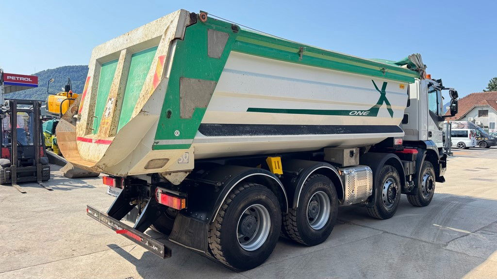 Iveco Trakker AD410T45 8x4 20m3 - hydr. back - 72.000km - Tipper: picture 5 Iveco Trakker AD410T45 8x4 20m3 - hydr. back - 72.000km - Tipper: picture 5