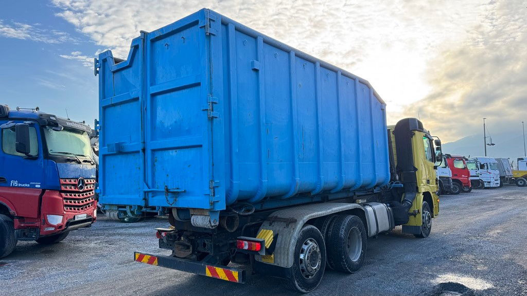 Mercedes-Benz Actros 2546 6x2 abroll tipper - crane LIV - scissors - retarder - lifting axle - Container transporter/ Swap body truck: picture 5 Mercedes-Benz Actros 2546 6x2 abroll tipper - crane LIV - scissors - retarder - lifting axle - Container transporter/ Swap body truck: picture 5