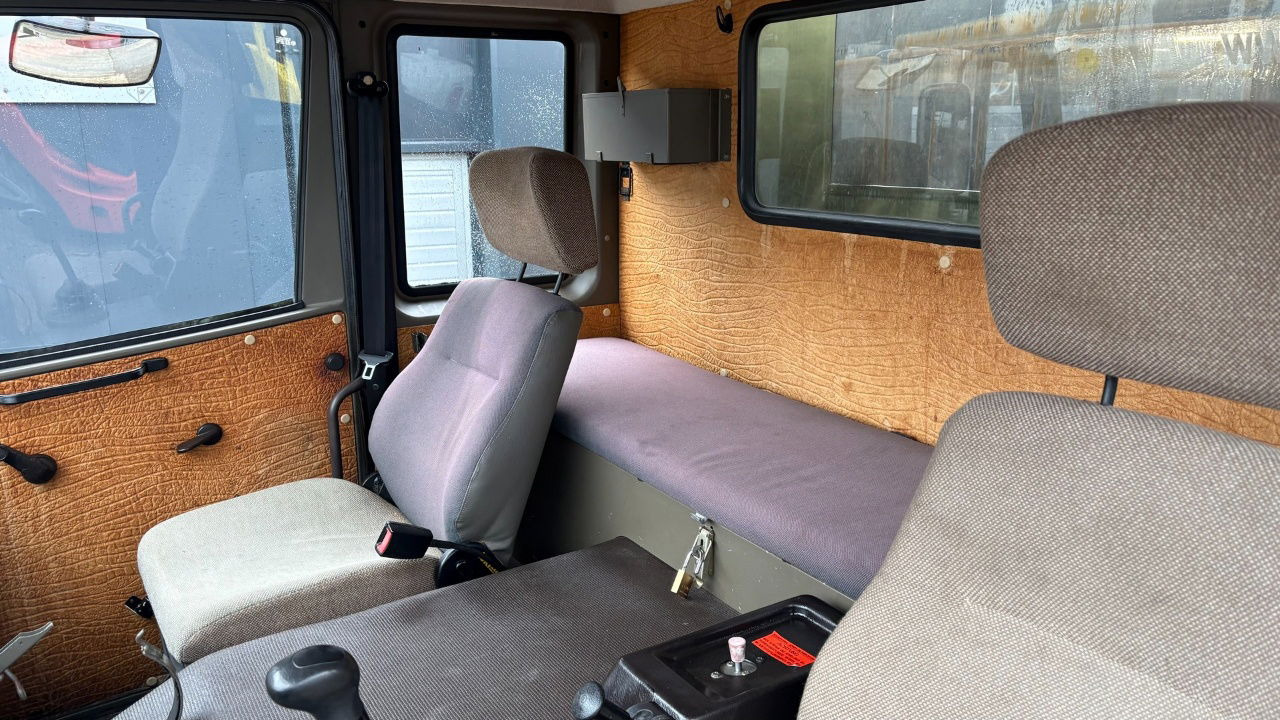 Curtainsider truck Steyr 12M18 4X4 stake body - 62.000km: picture 23 Curtainsider truck Steyr 12M18 4X4 stake body - 62.000km: picture 23