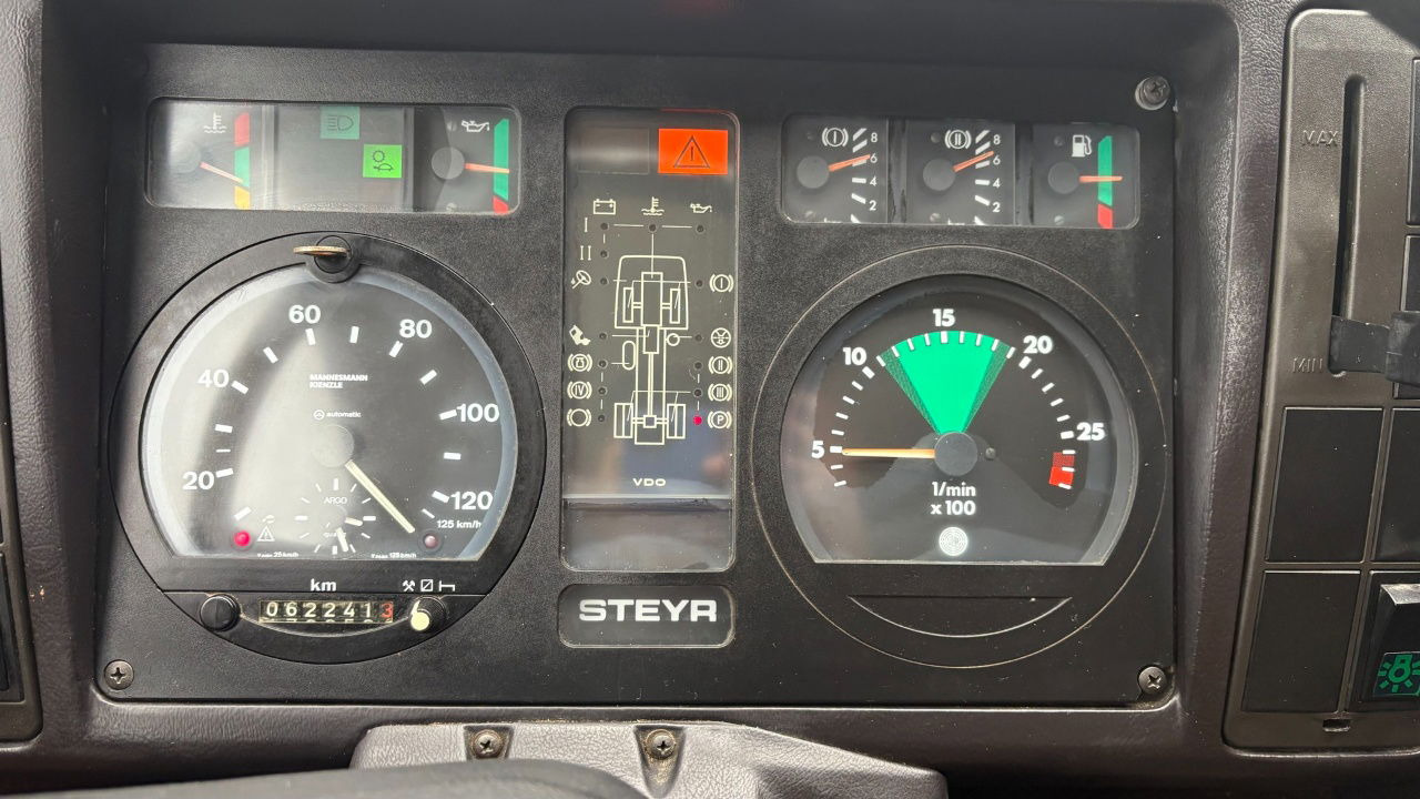 Curtainsider truck Steyr 12M18 4X4 stake body - 62.000km: picture 18 Curtainsider truck Steyr 12M18 4X4 stake body - 62.000km: picture 18