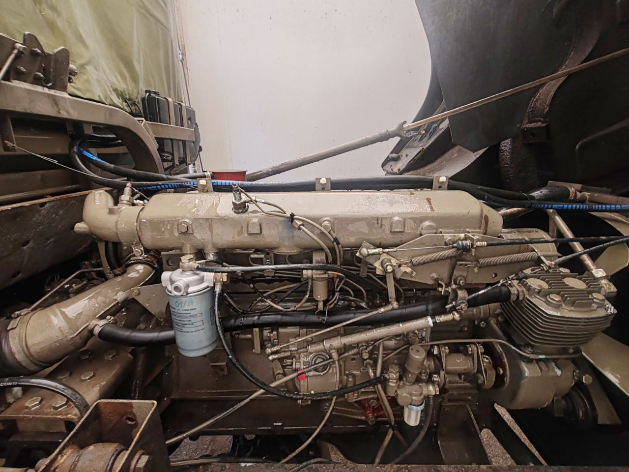 Curtainsider truck Steyr 12M18 4X4 stake body - 62.000km: picture 11 Curtainsider truck Steyr 12M18 4X4 stake body - 62.000km: picture 11