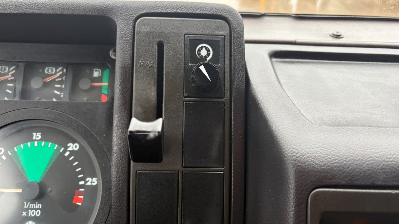 Curtainsider truck Steyr 12M18 4X4 stake body - 62.000km: picture 21 Curtainsider truck Steyr 12M18 4X4 stake body - 62.000km: picture 21