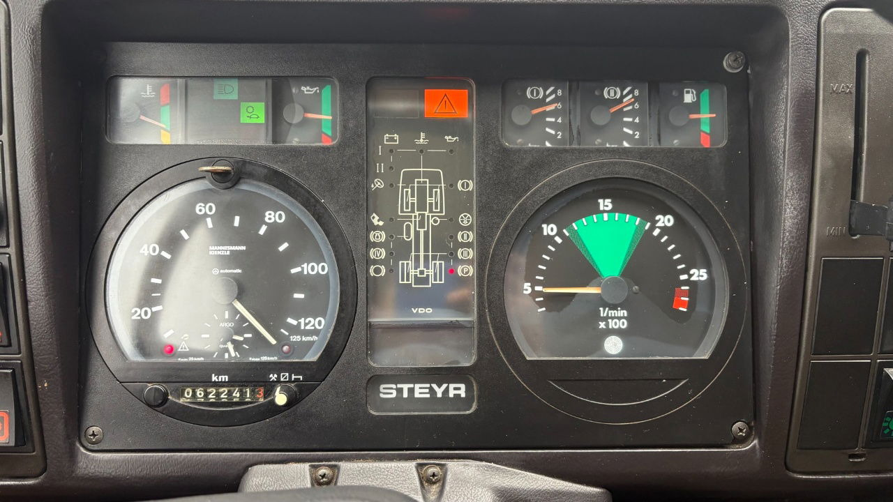 Curtainsider truck Steyr 12M18 4X4 stake body - 62.000km: picture 19 Curtainsider truck Steyr 12M18 4X4 stake body - 62.000km: picture 19