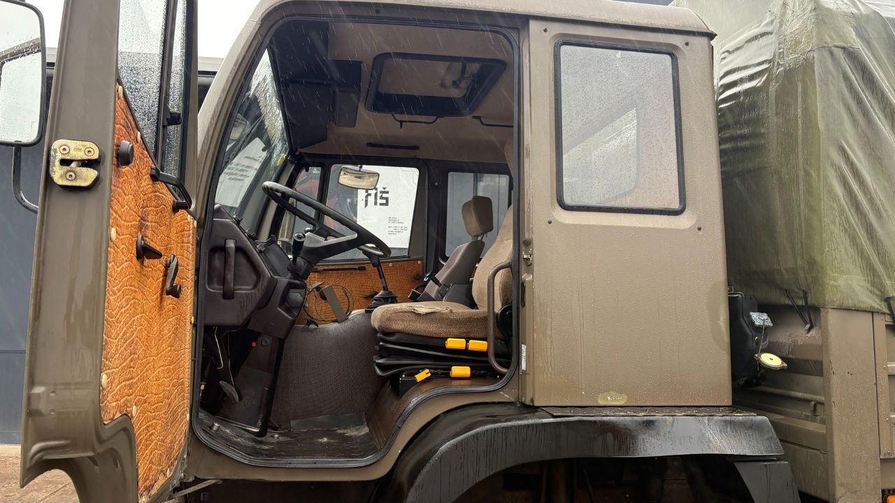 Curtainsider truck Steyr 12M18 4X4 stake body - 62.000km: picture 15 Curtainsider truck Steyr 12M18 4X4 stake body - 62.000km: picture 15