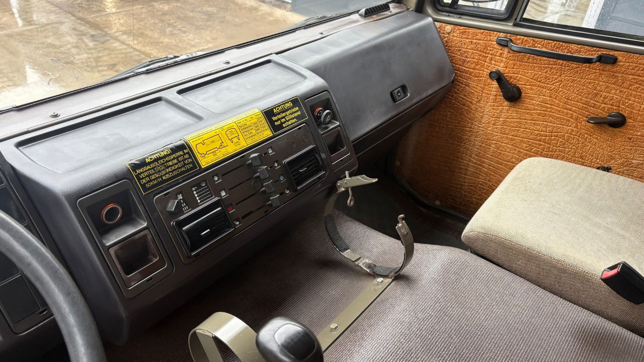 Curtainsider truck Steyr 12M18 4X4 stake body - 62.000km: picture 22 Curtainsider truck Steyr 12M18 4X4 stake body - 62.000km: picture 22