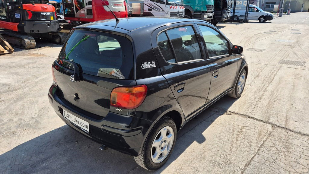Toyota Yaris 1.3 - Petrol - 5 Doors - AC - Hatchback: picture 5 Toyota Yaris 1.3 - Petrol - 5 Doors - AC - Hatchback: picture 5