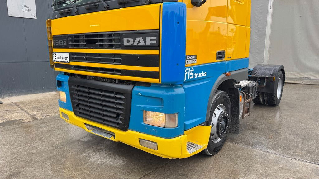 DAF XF 95.430 4x2 tractor unit - euro 3 - Tractor unit: picture 2 DAF XF 95.430 4x2 tractor unit - euro 3 - Tractor unit: picture 2