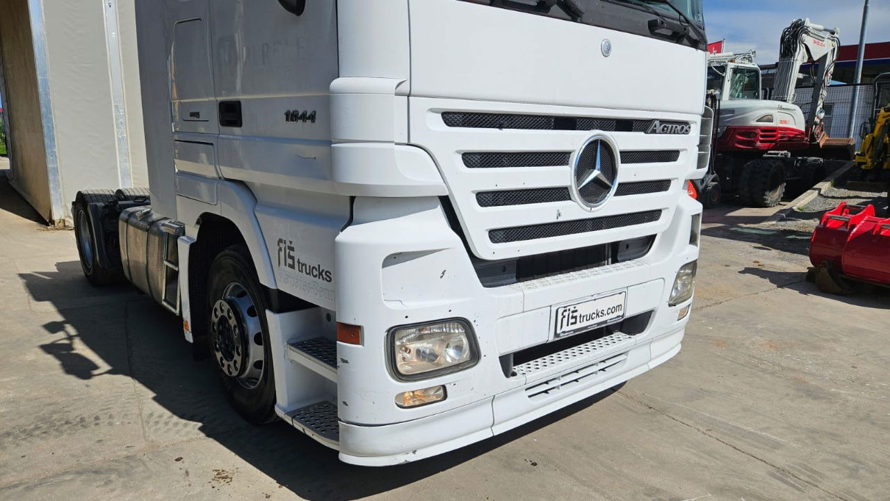 Mercedes-Benz Actros 1844 LS 4x2 tractor unit - Tractor unit: picture 4 Mercedes-Benz Actros 1844 LS 4x2 tractor unit - Tractor unit: picture 4