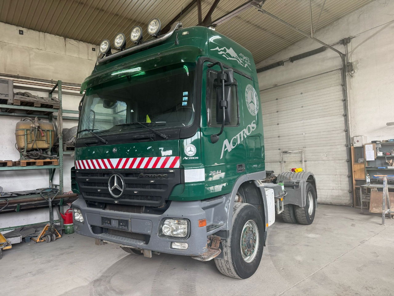 Mercedes-Benz Actros 2044 AS 4x4 tractor unit spring - eps - tipp. hydr. - Tractor unit: picture 1 Mercedes-Benz Actros 2044 AS 4x4 tractor unit spring - eps - tipp. hydr. - Tractor unit: picture 1