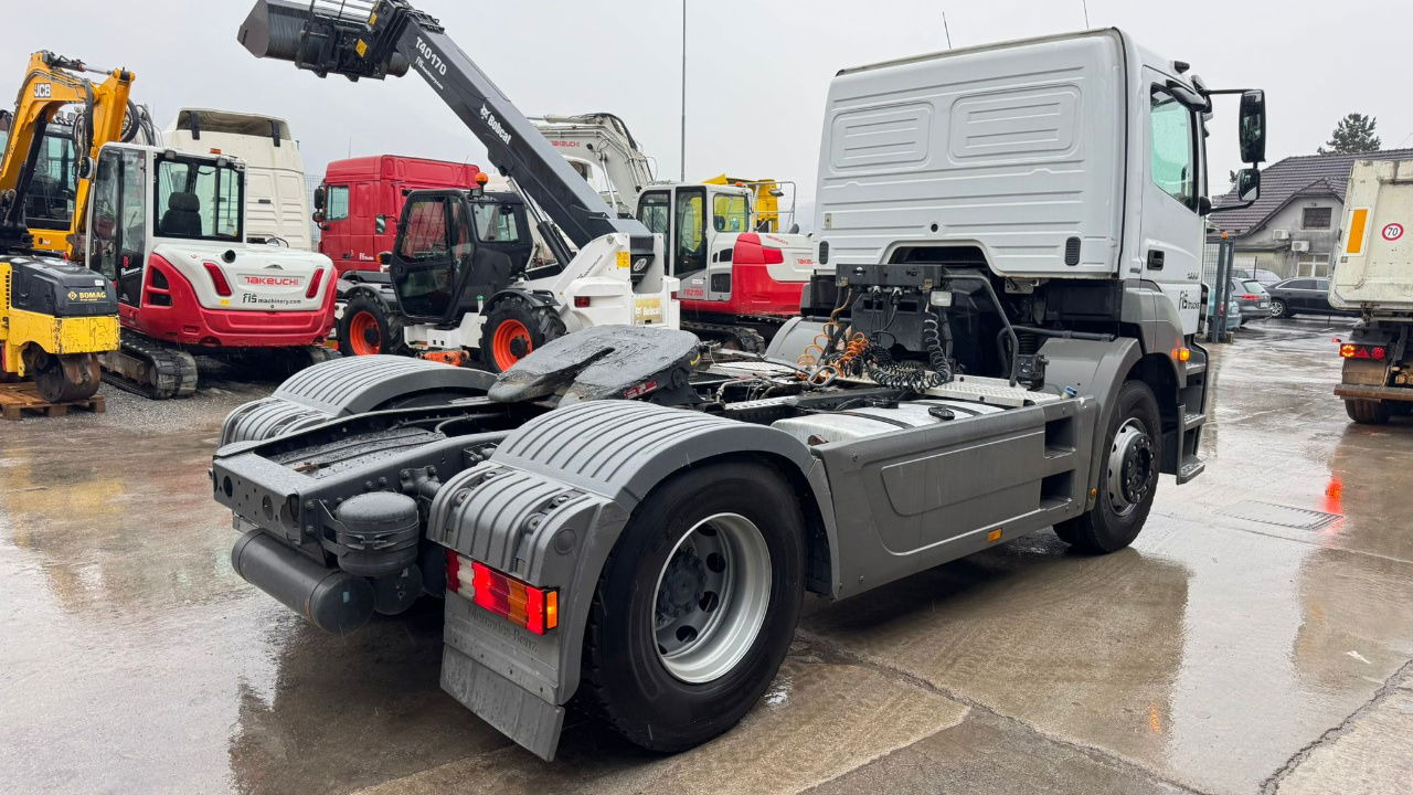Mercedes-Benz Axor 1836 4x2 tipper hydraulics - Tractor unit: picture 3 Mercedes-Benz Axor 1836 4x2 tipper hydraulics - Tractor unit: picture 3
