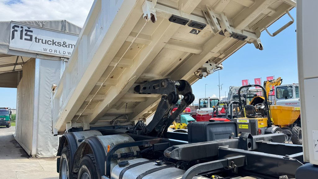 Tipper Volvo FM 400 6x4 bordmatic tipper - motor brake: picture 10