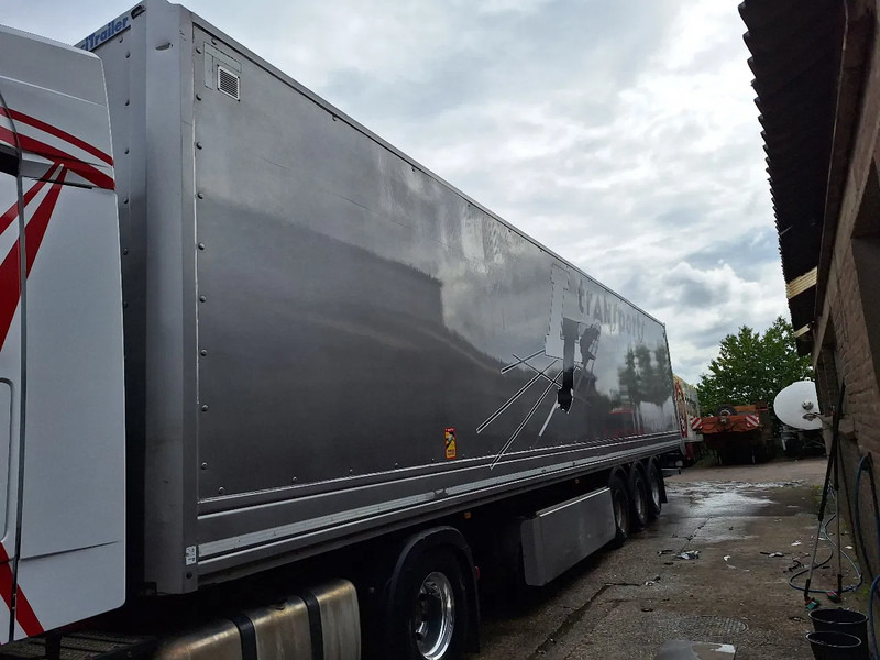 Lecitrailer 3E20 - Closed box semi-trailer: picture 1 Lecitrailer 3E20 - Closed box semi-trailer: picture 1