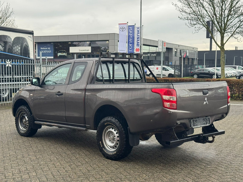 Mitsubishi L200 4*4 airco - Pickup truck: picture 4 Mitsubishi L200 4*4 airco - Pickup truck: picture 4