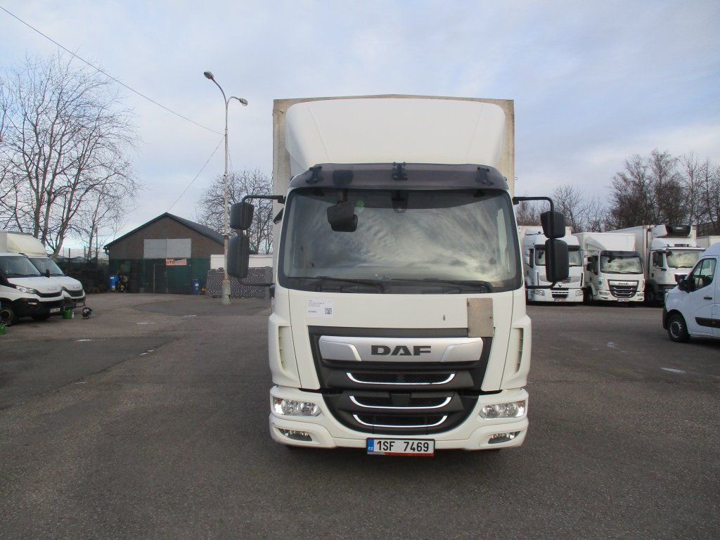 DAF LF 12.260 - Curtainsider truck: picture 2 DAF LF 12.260 - Curtainsider truck: picture 2