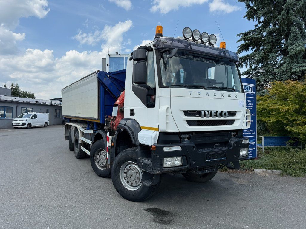 Iveco Trakker AD410 T45 8x8 + HMF 1643 Z2 - Tipper: picture 2 Iveco Trakker AD410 T45 8x8 + HMF 1643 Z2 - Tipper: picture 2