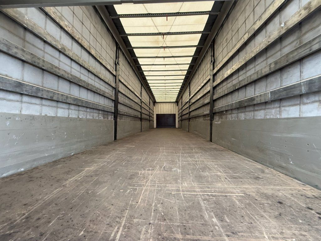 Curtainsider semi-trailer Krone SD Bordwande: picture 15