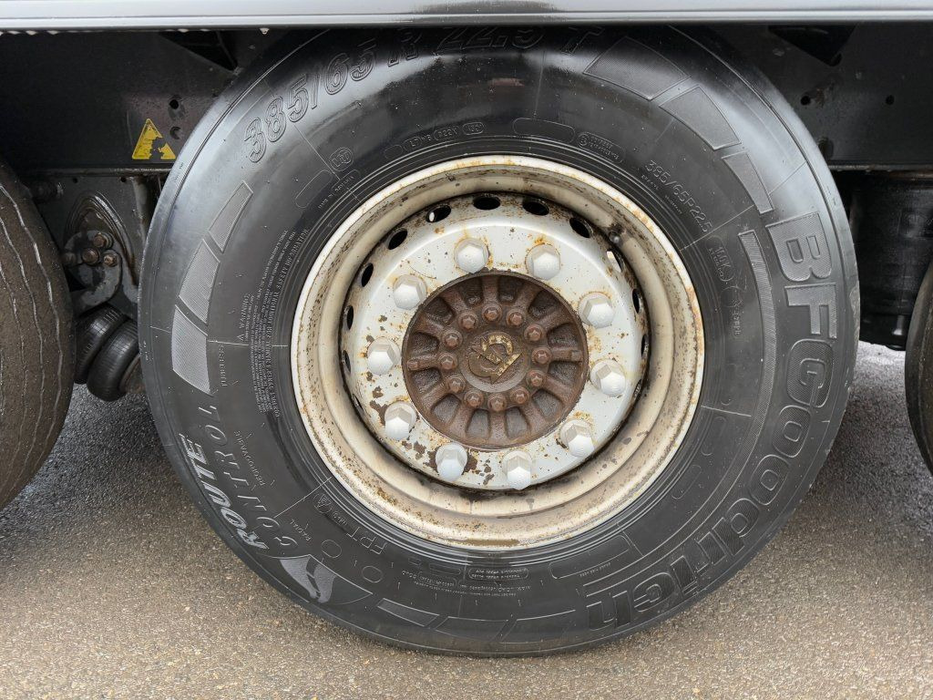 Curtainsider semi-trailer Krone SD Bordwande: picture 11