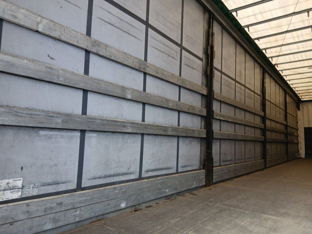 Curtainsider semi-trailer Krone SD: picture 19