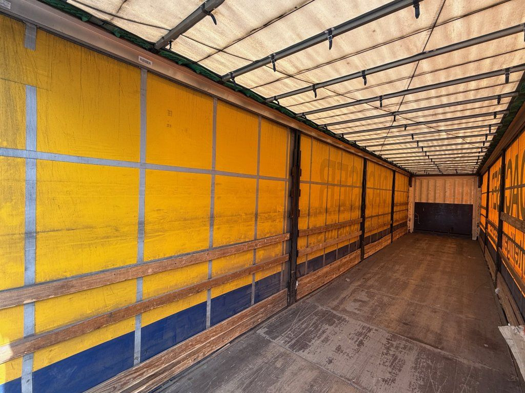 Curtainsider semi-trailer Krone SD: picture 13