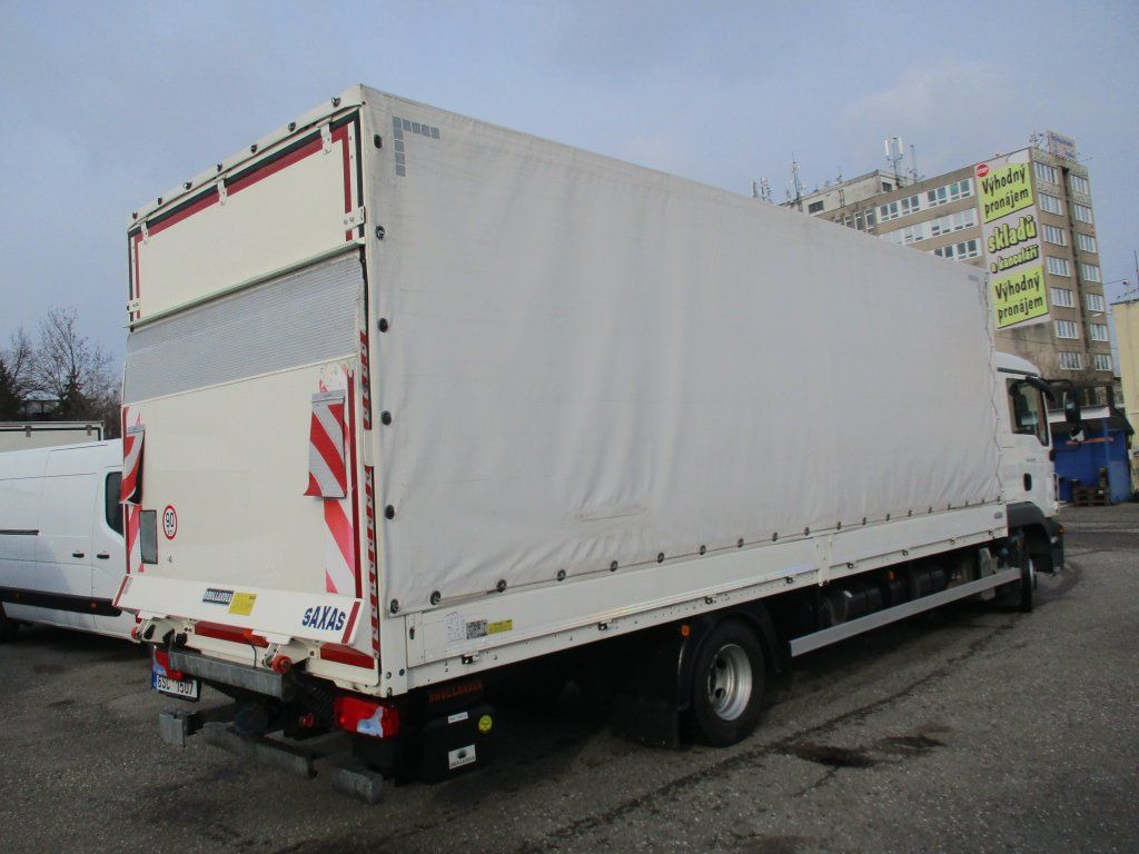 MAN TGL 12.220 - Curtainsider truck: picture 3 MAN TGL 12.220 - Curtainsider truck: picture 3