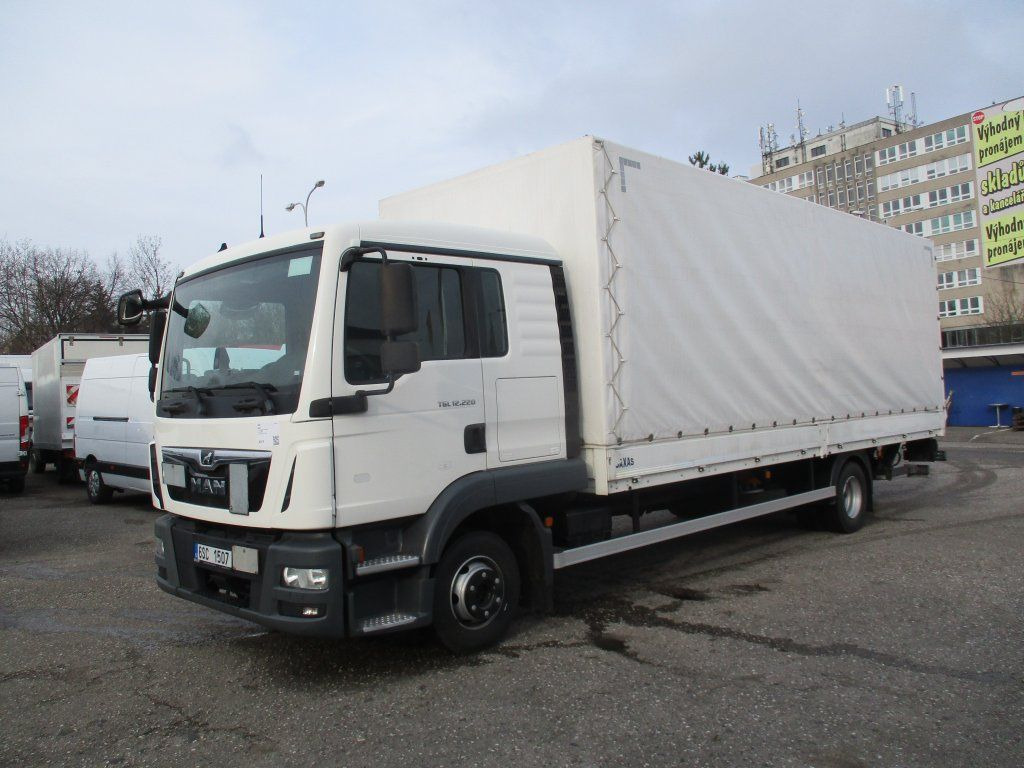 MAN TGL 12.220 - Curtainsider truck: picture 1 MAN TGL 12.220 - Curtainsider truck: picture 1