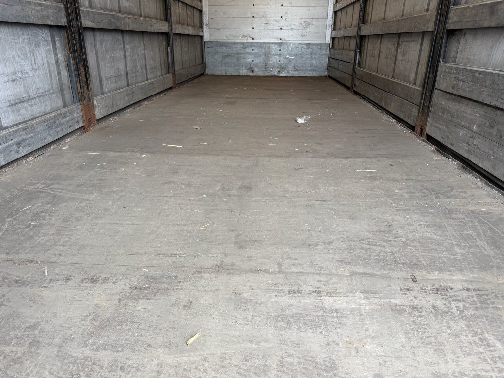 Lease a  MAN TGX24.510 EURO 6 6x2 + Wecon MAN TGX24.510 EURO 6 6x2 + Wecon: picture 16