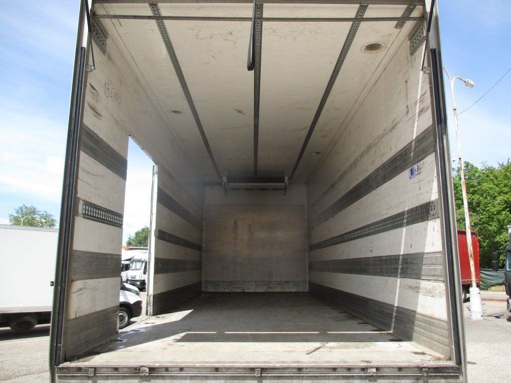 Renault Premium 460 4x2 - Refrigerator truck: picture 5 Renault Premium 460 4x2 - Refrigerator truck: picture 5