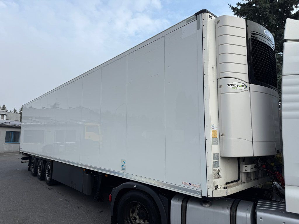 Schmitz Cargobull SKO24 Carrier Vector 1550 - Closed box semi-trailer: picture 1 Schmitz Cargobull SKO24 Carrier Vector 1550 - Closed box semi-trailer: picture 1
