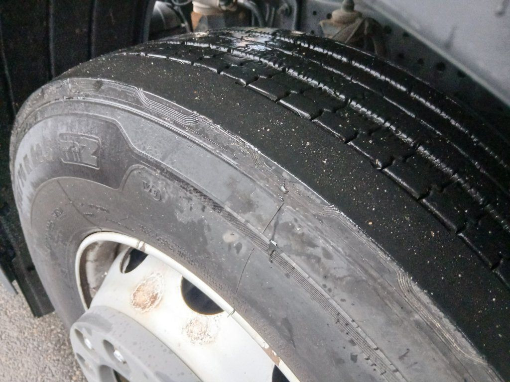 Tractor unit Iveco 480 Hi-Way EURO 6: picture 10