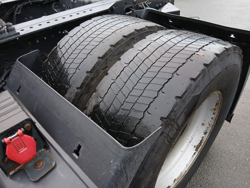 Tractor unit Iveco 480 Hi-Way EURO 6: picture 12