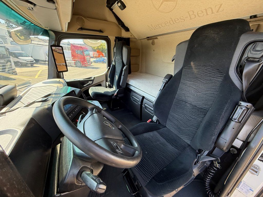 Tractor unit Mercedes-Benz 1845 Actros EURO 6 MEGA/lowdeck: picture 12