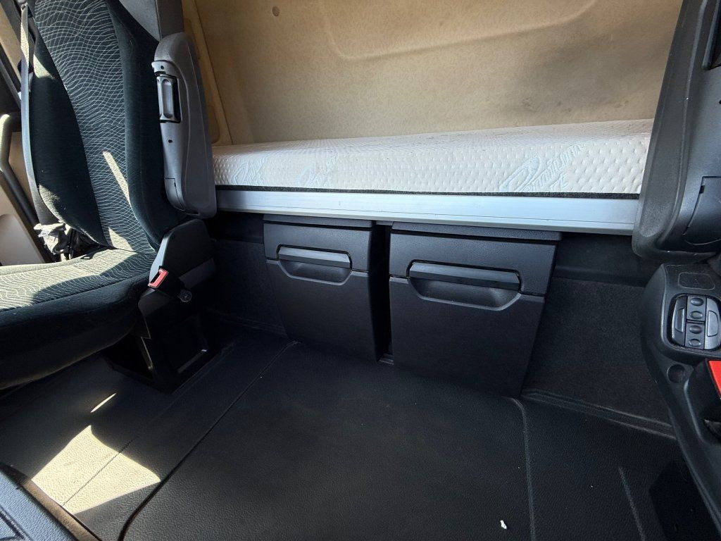 Tractor unit Mercedes-Benz 1845 Actros EURO 6 MEGA/lowdeck: picture 13