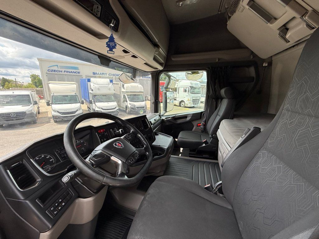 Tractor unit Scania R450 Euro 6: picture 13