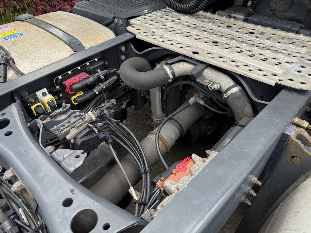Tractor unit Scania R450 Euro 6: picture 9