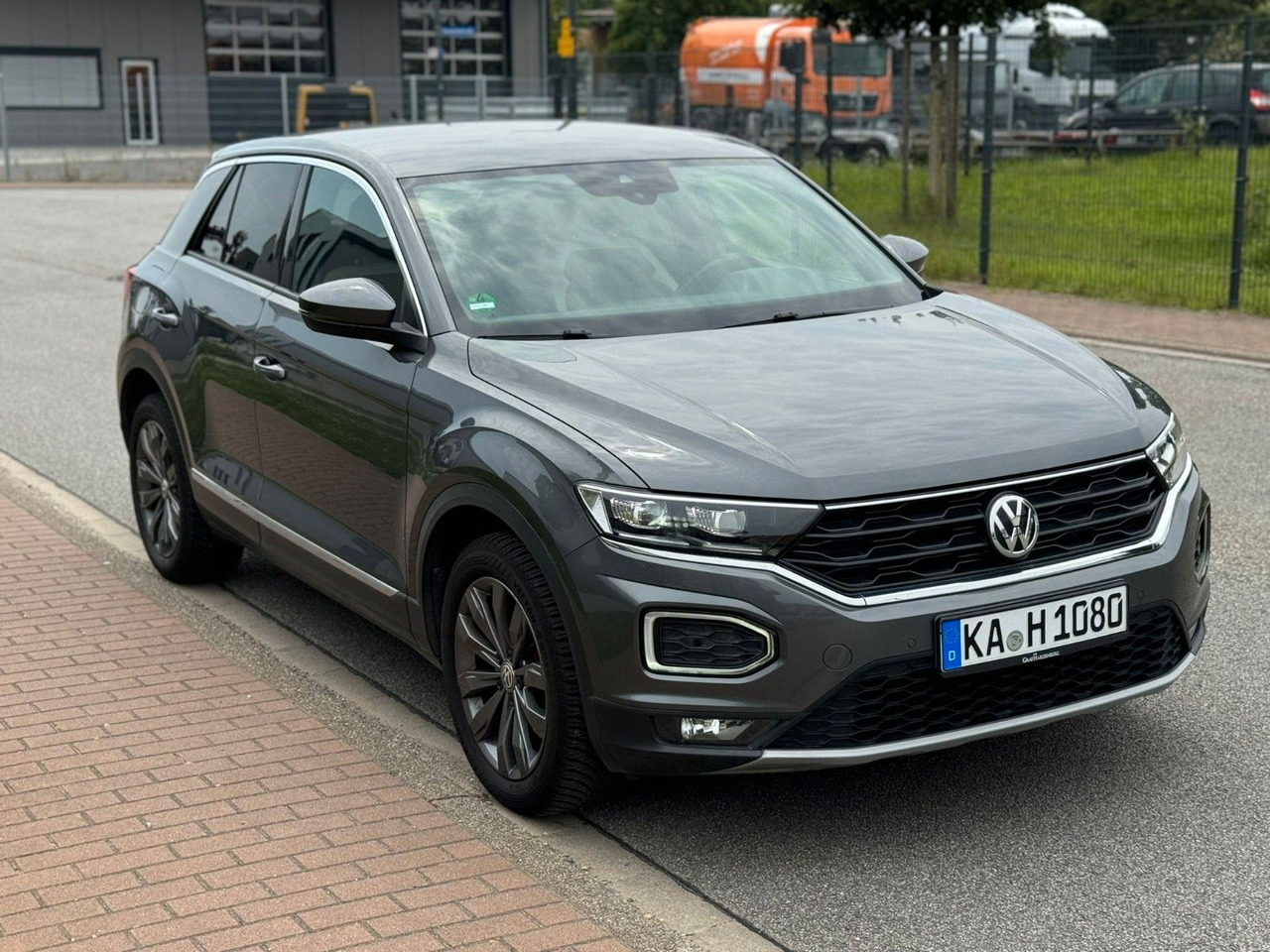 Volkswagen T-Roc Sport - SUV: picture 1 Volkswagen T-Roc Sport - SUV: picture 1